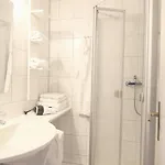 Modernes 2-zimmer-appartement Mit Balkon. Apartment