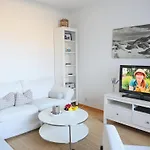 Modernes 2-zimmer-appartement Mit Balkon. Apartment *