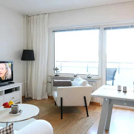 Apartment Modernes 2-zimmer-appartement Mit Balkon.